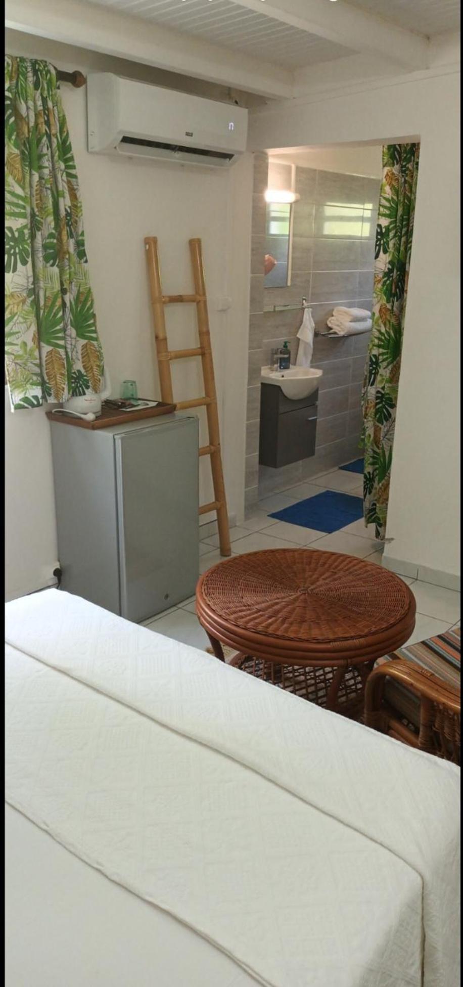 Chambre Climatisee Bouillante Exterior foto